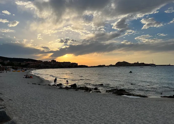 45m2 Centre Ile Rousse A 100m Vue 公寓